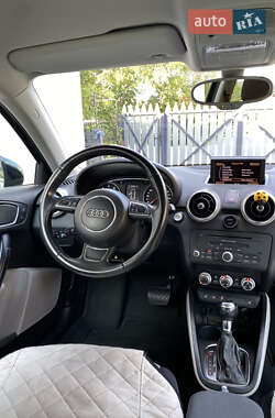 Хетчбек Audi A1 2011 в 