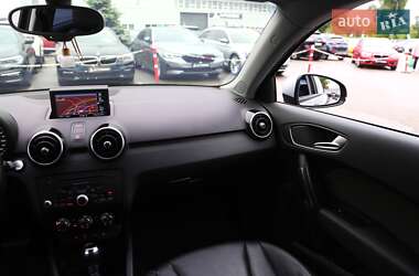 Хэтчбек Audi A1 2012 в 