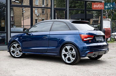 Хэтчбек Audi A1 2015 в 