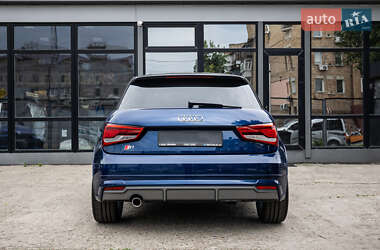 Хэтчбек Audi A1 2015 в 
