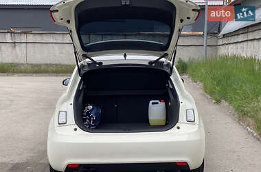 Хэтчбек Audi A1 2013 в 