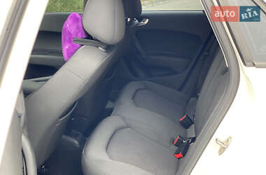 Хэтчбек Audi A1 2013 в 
