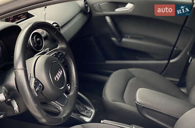 Хэтчбек Audi A1 2013 в 