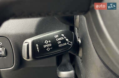 Хэтчбек Audi A1 2013 в 