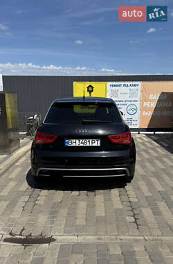 Хэтчбек Audi A1 2010 в 