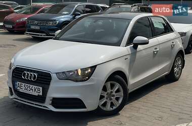 Хетчбек Audi A1 2012 в 