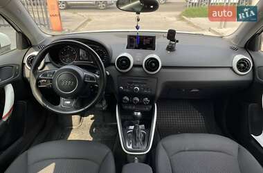 Хетчбек Audi A1 2012 в 