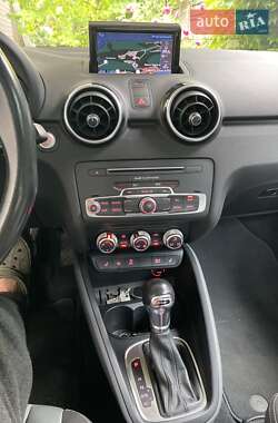 Хэтчбек Audi A1 2015 в 