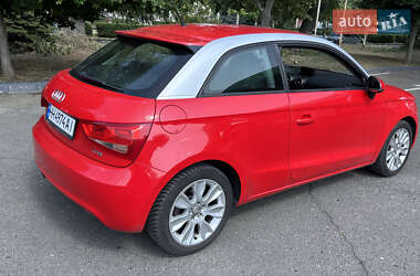 Хэтчбек Audi A1 2011 в 