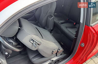 Хэтчбек Audi A1 2011 в 
