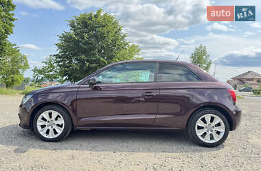 Хэтчбек Audi A1 2011 в 