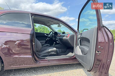 Хэтчбек Audi A1 2011 в 