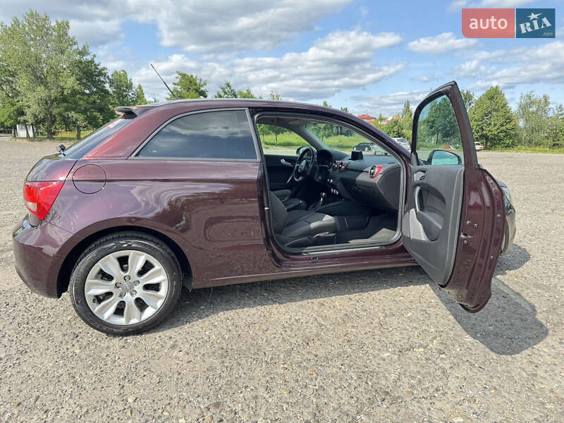 Хэтчбек Audi A1 2011 в Ужгороде