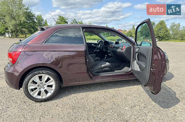 Хэтчбек Audi A1 2011 в 