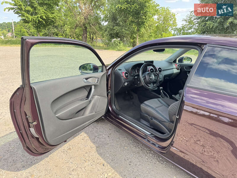 Хэтчбек Audi A1 2011 в Ужгороде