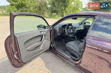 Хэтчбек Audi A1 2011 в 