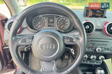 Хэтчбек Audi A1 2011 в 