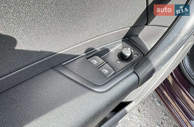 Хэтчбек Audi A1 2011 в 