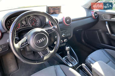 Хэтчбек Audi A1 2011 в 
