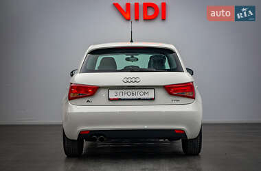 Хэтчбек Audi A1 2013 в 