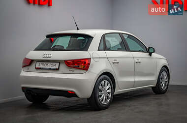 Хэтчбек Audi A1 2013 в 