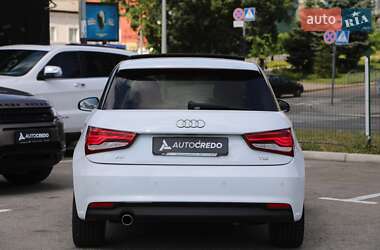 Хэтчбек Audi A1 2015 в 