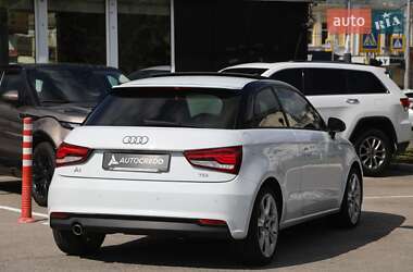 Хэтчбек Audi A1 2015 в 