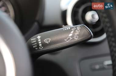 Хэтчбек Audi A1 2015 в 