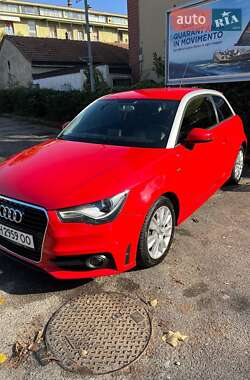 Хэтчбек Audi A1 2011 в 