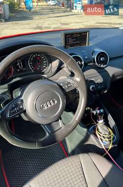 Хэтчбек Audi A1 2011 в 