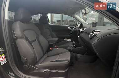 Хэтчбек Audi A1 2011 в 