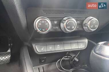 Хэтчбек Audi A1 2011 в 