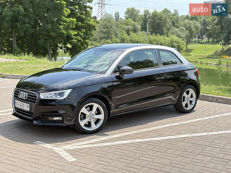 Хэтчбек Audi A1 2015 в 
