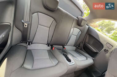 Хэтчбек Audi A1 2015 в 