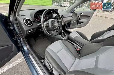 Хэтчбек Audi A1 2015 в 