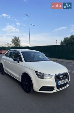 Хэтчбек Audi A1 2013 в 