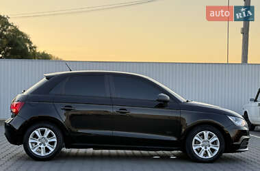Хэтчбек Audi A1 2012 в 