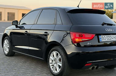 Хэтчбек Audi A1 2012 в 