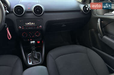 Хэтчбек Audi A1 2012 в 