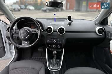 Хэтчбек Audi A1 2012 в 
