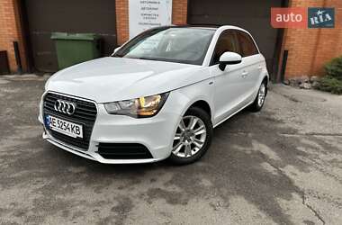 Хэтчбек Audi A1 2012 в 
