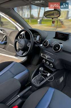 Хэтчбек Audi A1 2015 в 