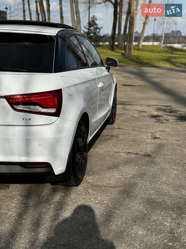 Хэтчбек Audi A1 2015 в Киеве