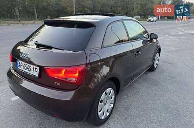 Хэтчбек Audi A1 2012 в 