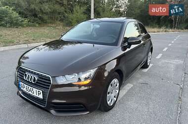 Хэтчбек Audi A1 2012 в 