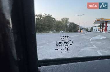 Хэтчбек Audi A1 2012 в 