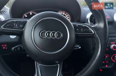 Хэтчбек Audi A1 2012 в 
