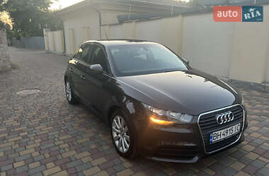 Хэтчбек Audi A1 2013 в 