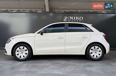 Хэтчбек Audi A1 2013 в 