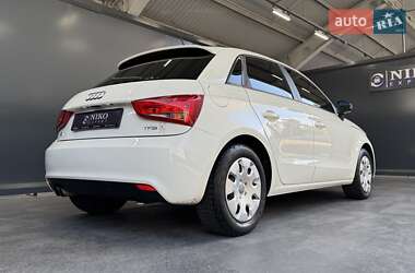Хэтчбек Audi A1 2013 в 